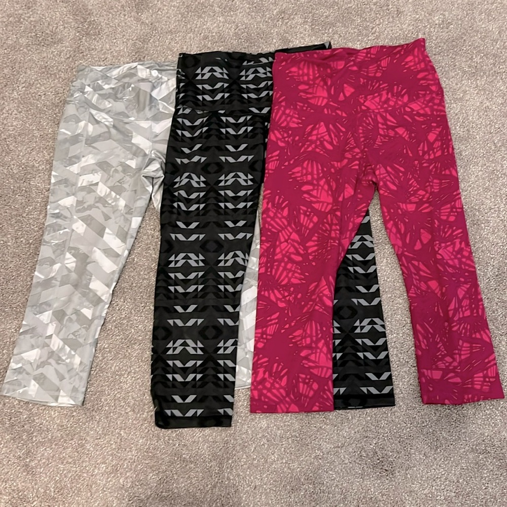 **Bundle of 3** cropped leggings